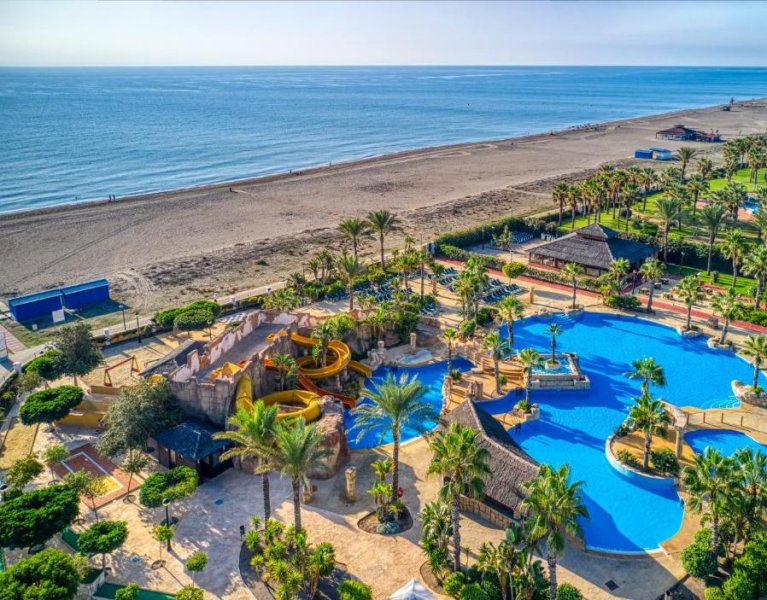 4* Hotel mit Wasserrutschen am Strand in Vera
