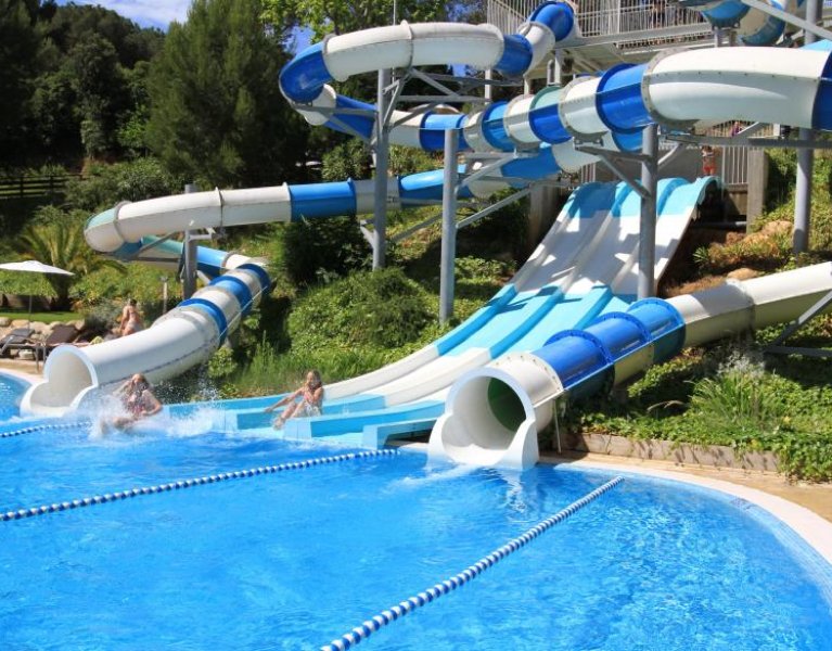Mergulhe na diversão em Lloret de Mar: hotel 4* com escorregas aquáticos