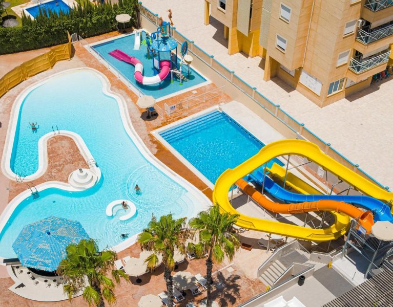 Murica 4* hotel with water slides and endless fun!