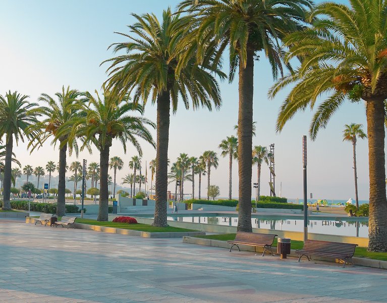 Costa Dorada num hotel de 3* no passeio marítimo de Salou
