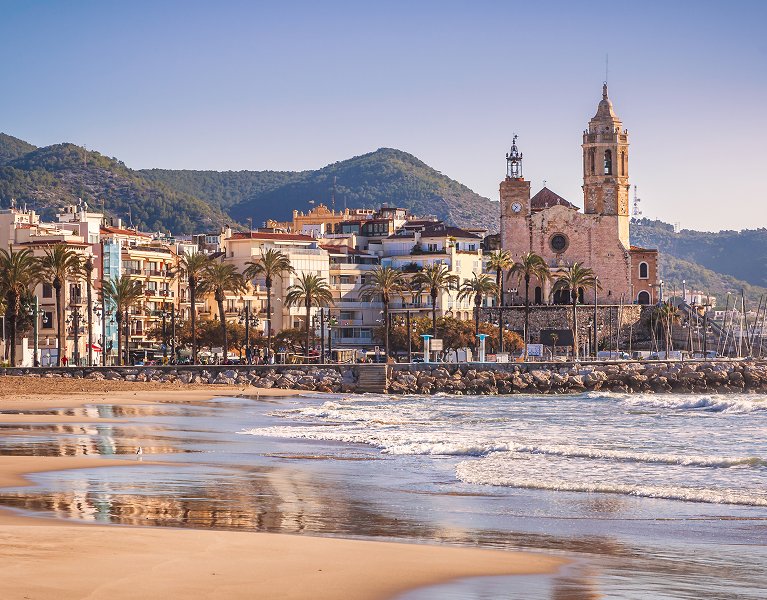 En juin, profitez de Sitges dans un hôtel 4* avec petits déjeuners.