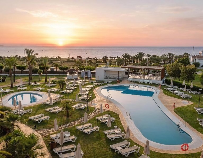 Experimente uma estadia de verão exclusiva num Mojacar Palace de 4*