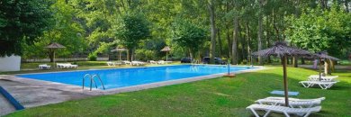 Entre montagnes et bulles : évadez-vous à Rialp avec SPA inclus.
