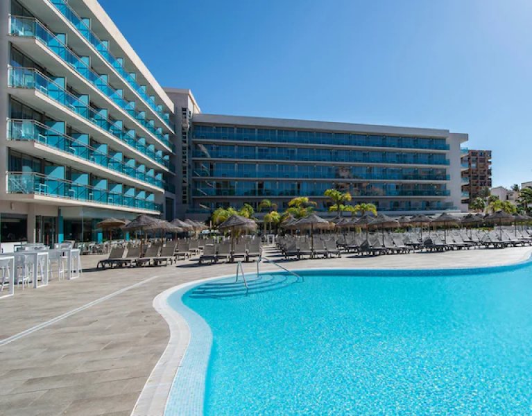 Total relaxation in Roquetas de Mar with All Inclusive deal