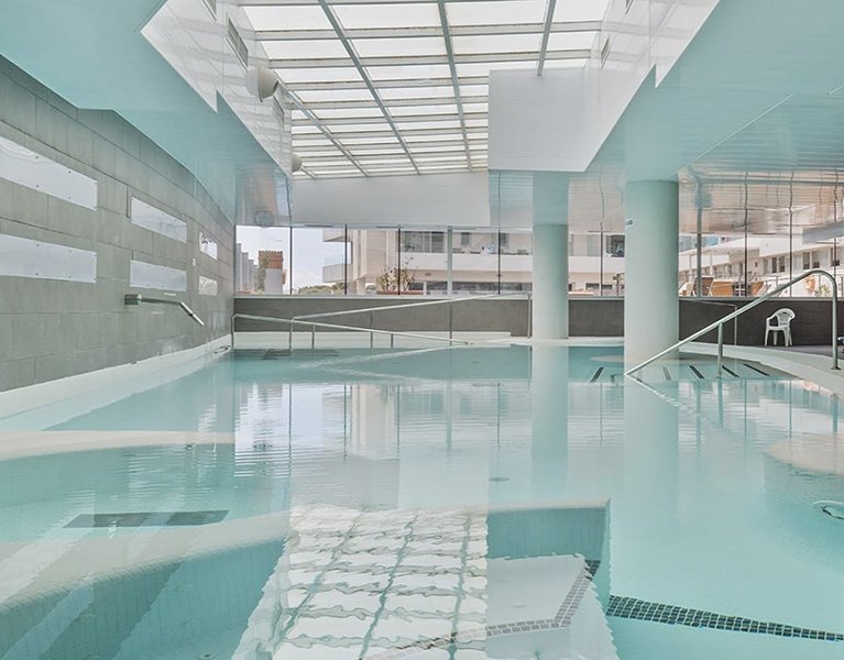 Auszeit an die Küste nach Comarruga: 4*-Thermalbad am Strand