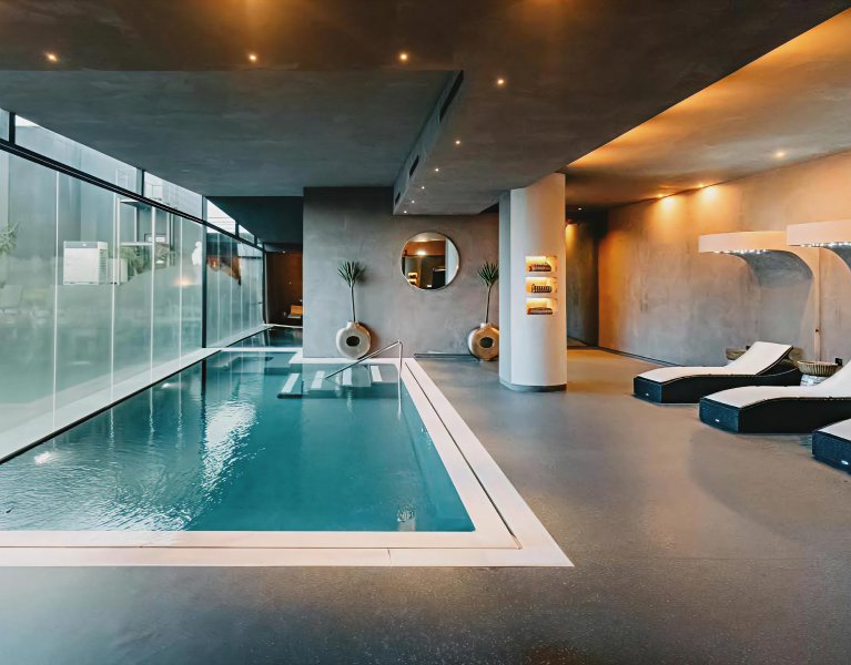 Experience Porto to the fullest! Wine tasting, spa and cruise included