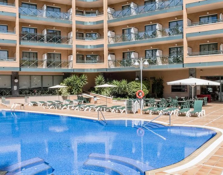 Salou in holiday  mode! 4* hotel and everything ready to enjoy