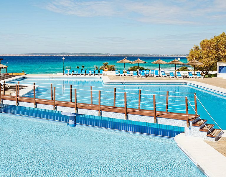 Ihr perfekter Sommer auf Formentera beginnt mit einer Fähre ins Paradies