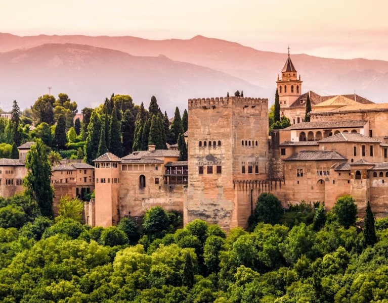 Granada, carácter e essência andaluza