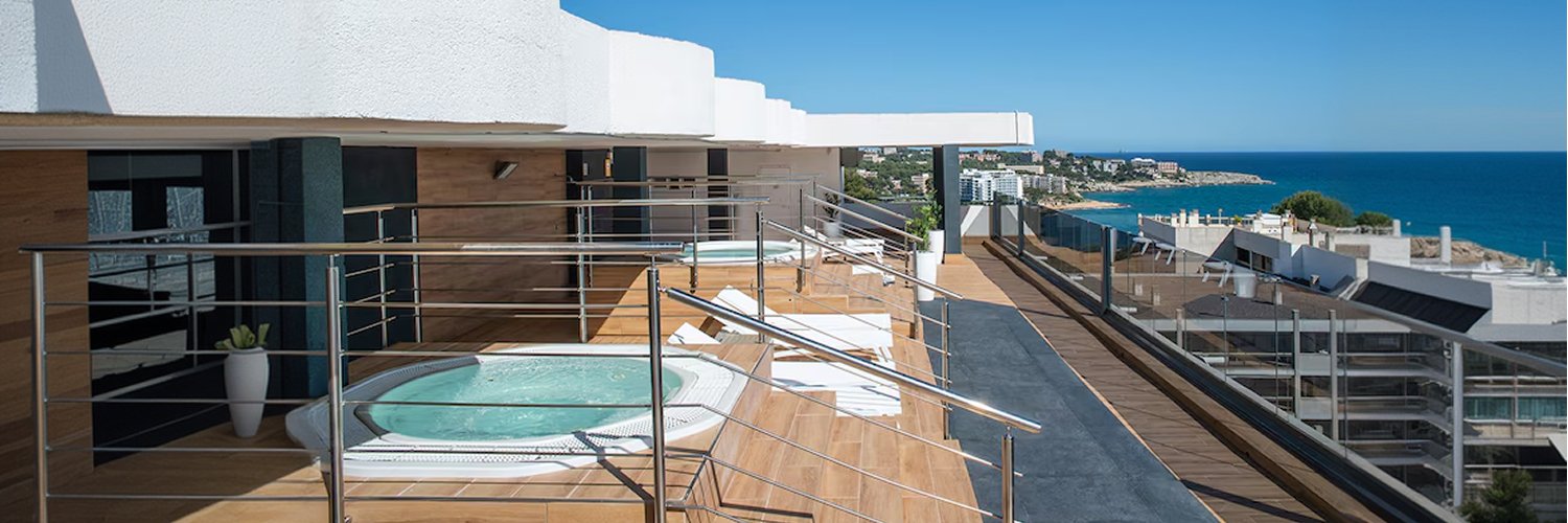 Adults Recommended Hotel with Sky Bar with sea views
