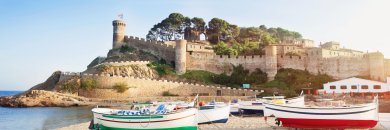 Tossa de Mar: enseadas secretas e uma aldeia medieval em frente ao mar