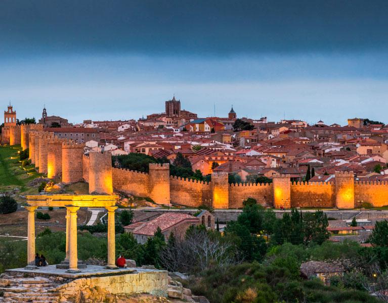 Discover the iconic city walls of Ávila on a 4-star holiday