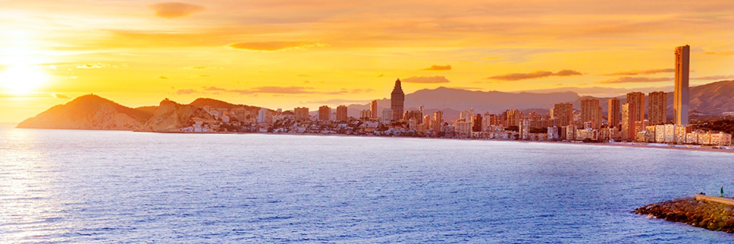 Schnappt euch eure Sonnenbrillen - es geht nach Benidorm!