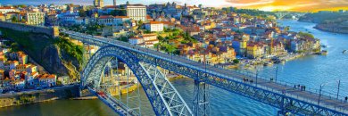 Fliesen, Weinkeller und der Fluss Duero
