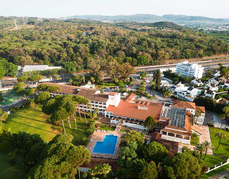 Connect with nature at a 4-star hotel in southern Cádiz