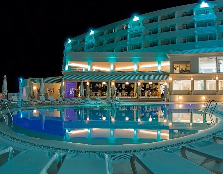 The Sea, Serenity, and Style in Matalascañas: An Adults-Only Hotel with an On-Site Spa