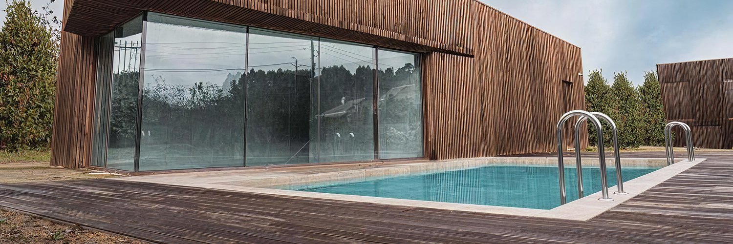 Stylish countryside comfort with heated pool near Porto
