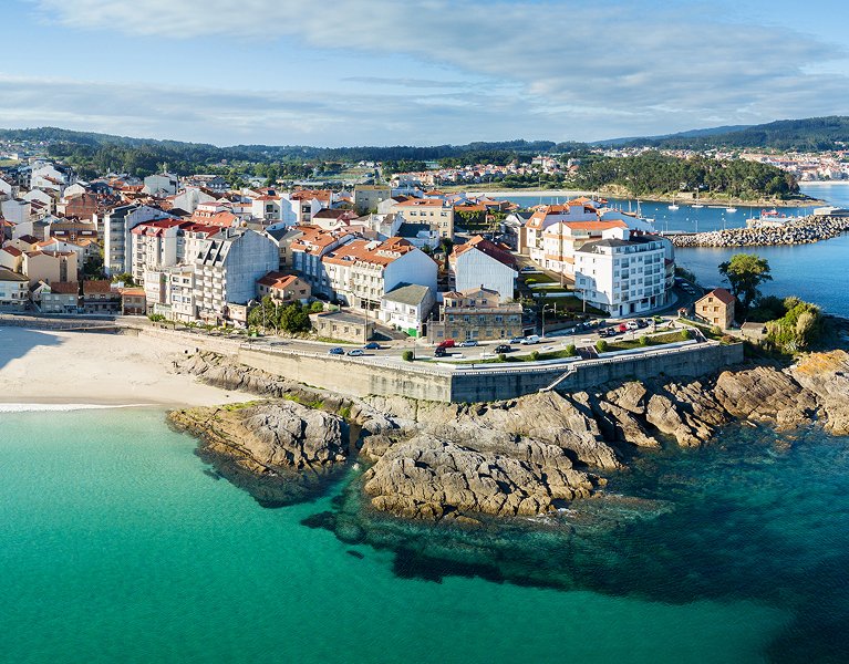 Vilaboa, the coastal gem of the Rías Baixas, with a boat to the Cíes Islands
