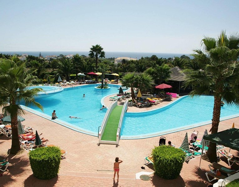 Treat yourself to a holiday in the Algarve with daily access to the spa