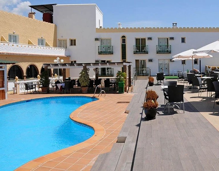An unforgettable summer on the Costa del Sol: Nerja with spa included
