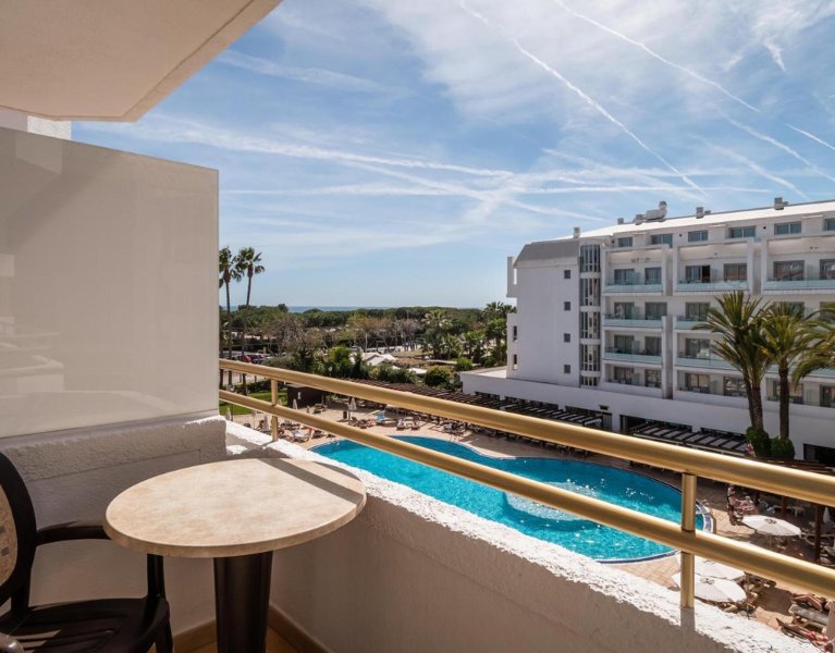 The Maresme Coast! Vacation in Santa Susanna at a 4-star hotel