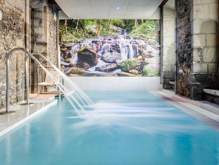 Übernachten Sie in einem 4-Sterne-Palast aus dem 18. Jahrhundert in Orduña und lassen Sie bei einem Rundgang durch die Thermen den Alltag hinter sich