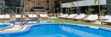 O plano perfeito em Gandía: sol, praia e verão num hotel de 4 estrelas