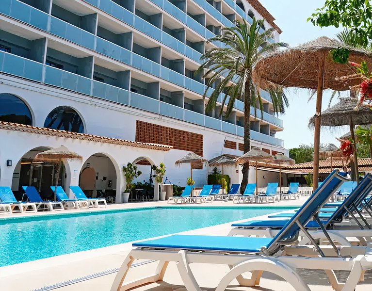 Discover Coma-ruga in Costa Daurada!
