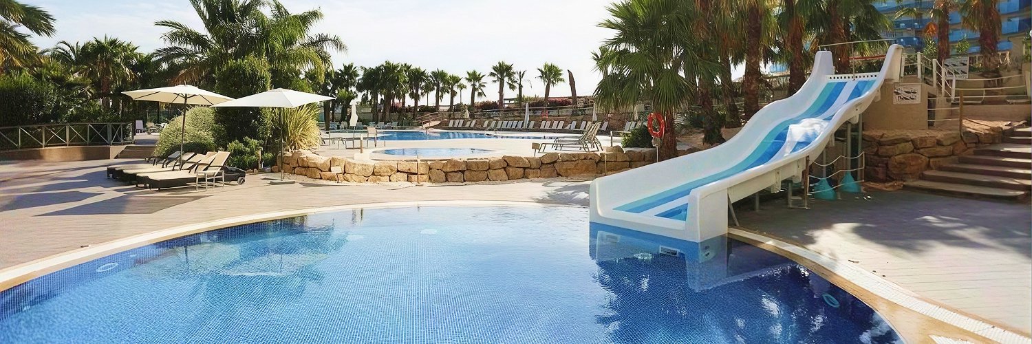 A Luxurious and Relaxing Getaway in La Pineda on the Costa Dorada