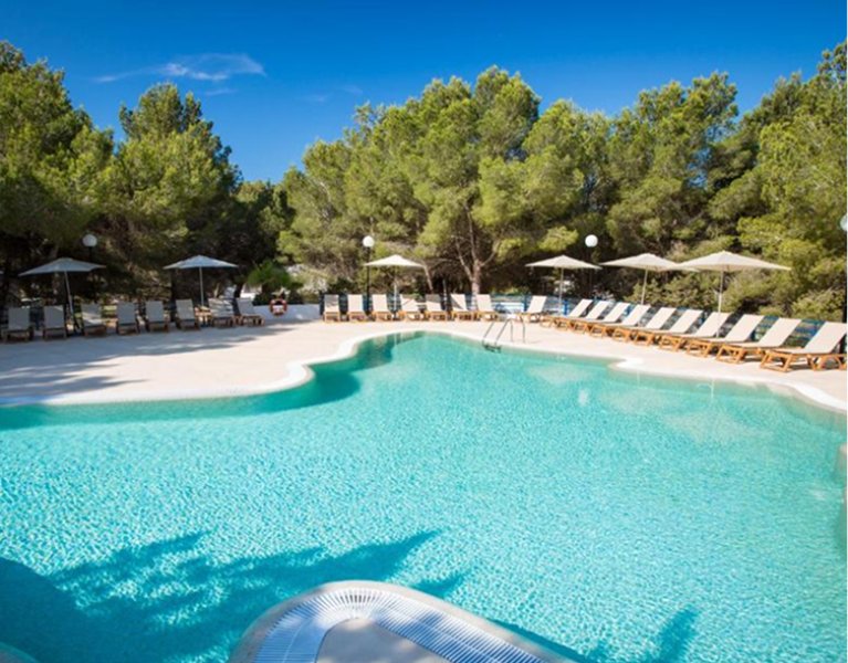 Formentera: Strand von Migjorn, türkisfarbenes Wasser und All-inclusive