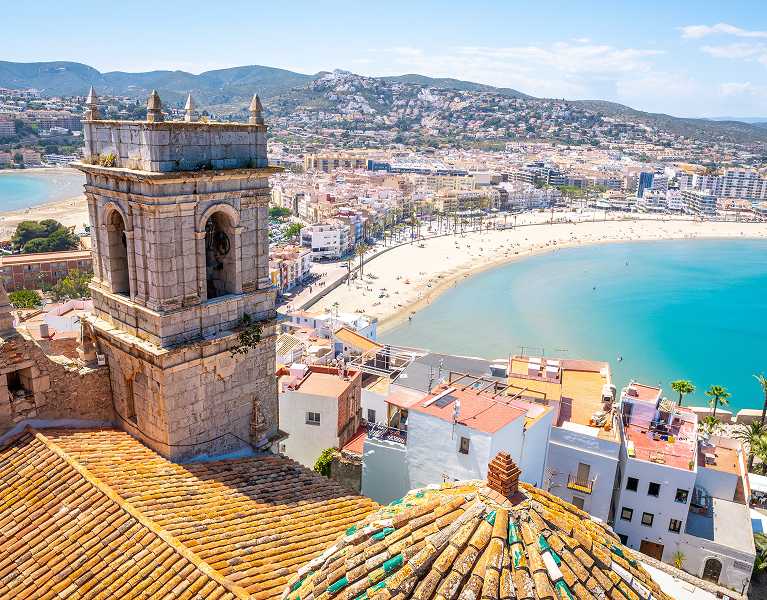 Take a holiday to Peñíscola! The comfort of your apartment on the Costa Azahar