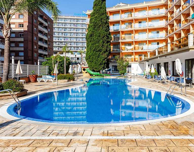 Calella at a 3-star hotel: Last chance to enjoy the summer!