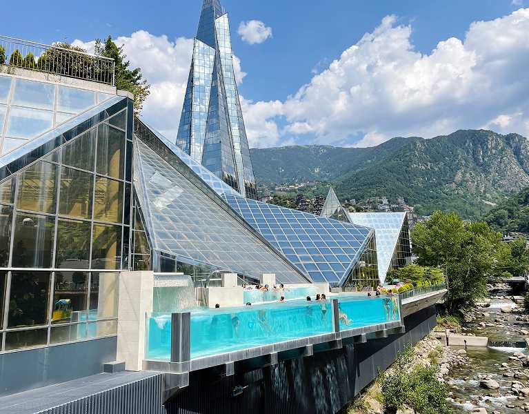 Hotel de 4* em Canillo com acesso à Caldea