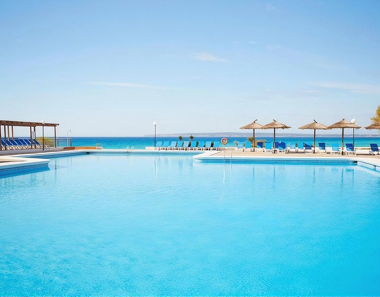 Never-ending Summer at Migjorn Beach in Formentera
