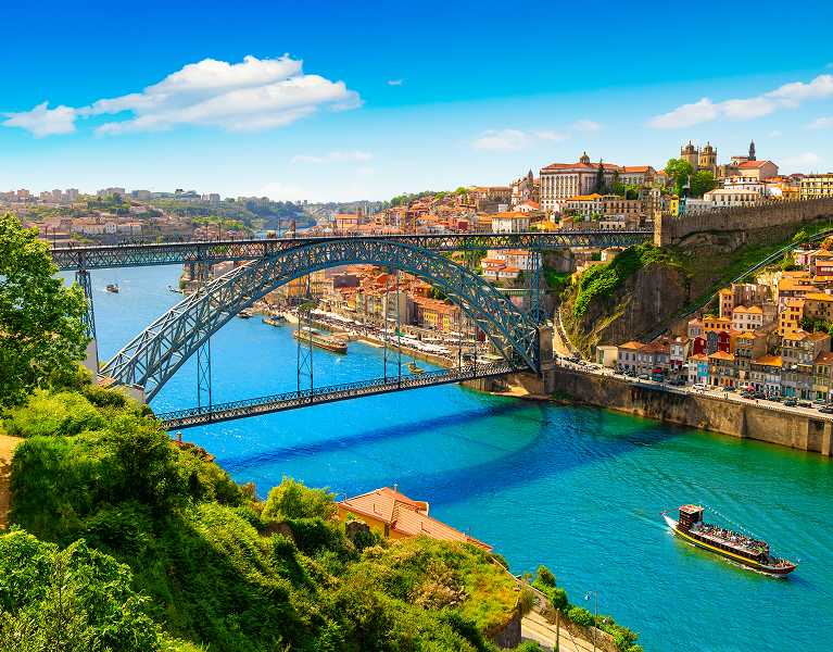 Schalten Sie in Porto ab! Entspannungsurlaub in einem 4-Sterne-Hotel mit Spa und der Option auf eine Weinprobe + Bootsfahrt