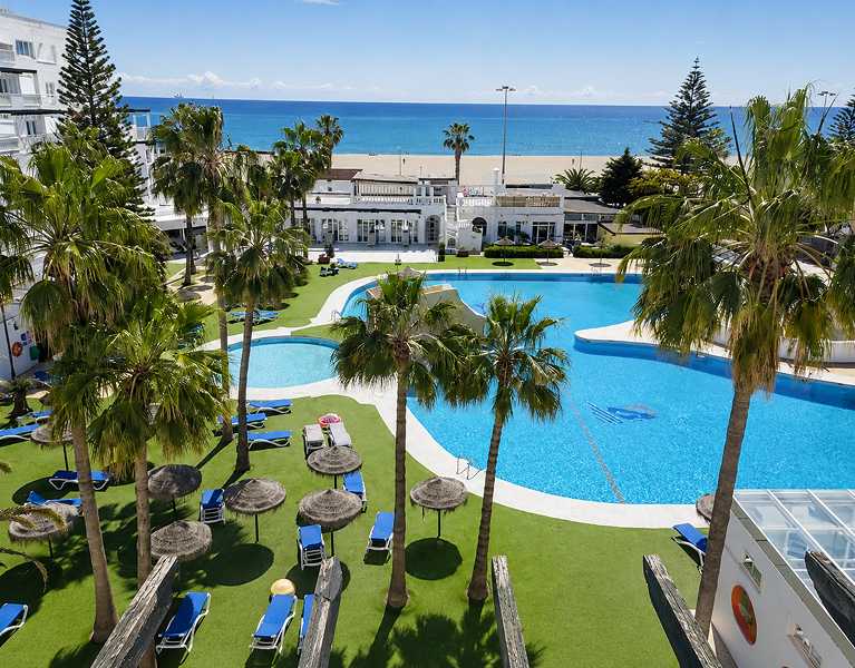 Appartement avec terrasse au bord de la plage à Roquetas de Mar. Le premier enfant est gratuit !
