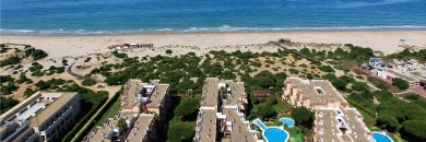 Letzte Chance, den Sommer zu genießen! Cádiz in einem 4-Sterne-Aparthotel direkt am Strand