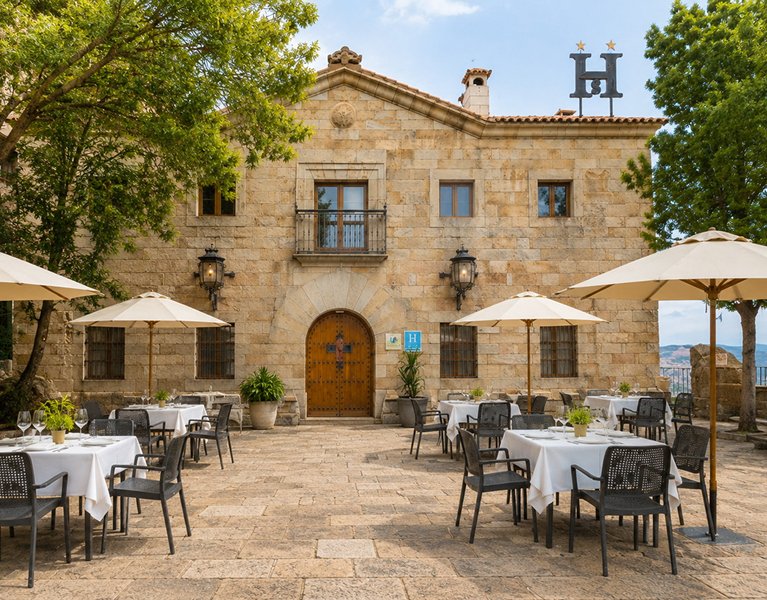 Uma estadia de sonho! Desfrute de um Parador com vistas espetaculares sobre a Serra de Andújar