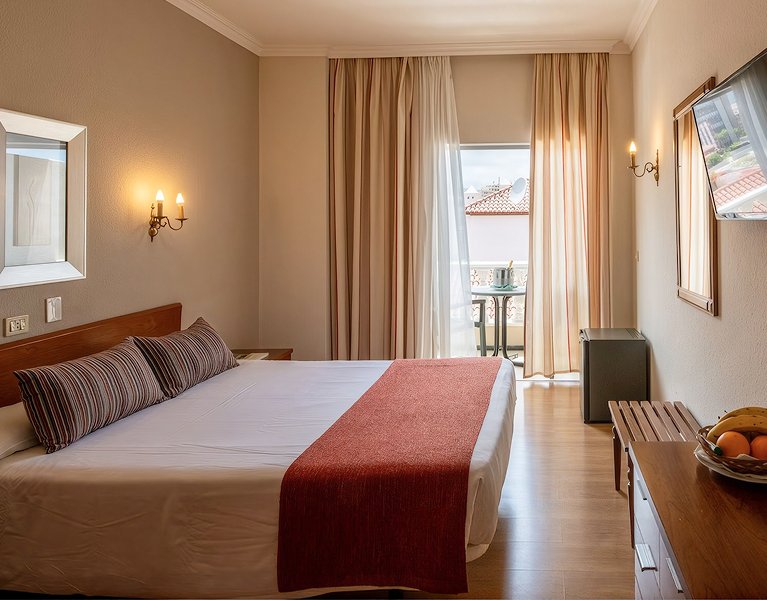 Découvrez Ténérife depuis un hôtel 3 étoiles situé au cœur de Puerto de la Cruz