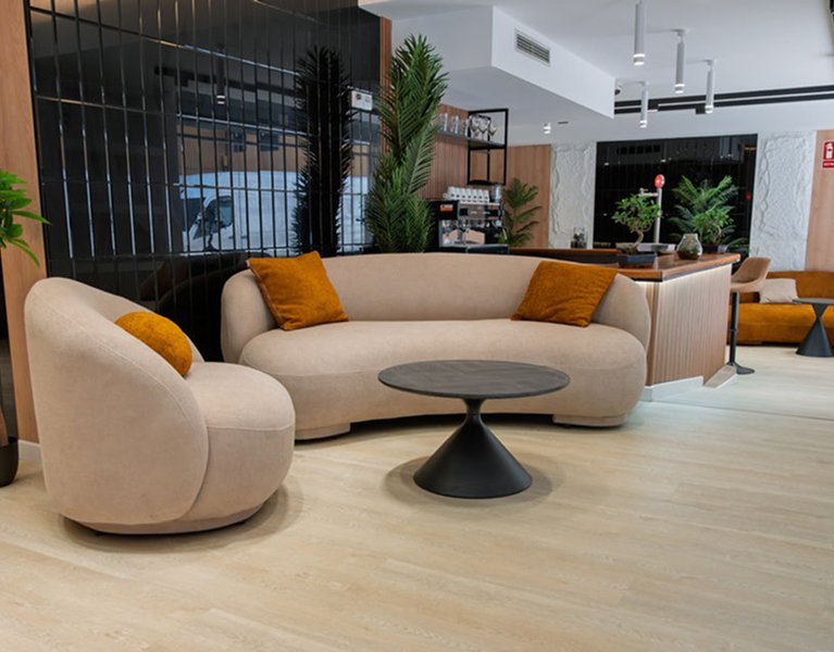 Lloret: Chic Suite Escape