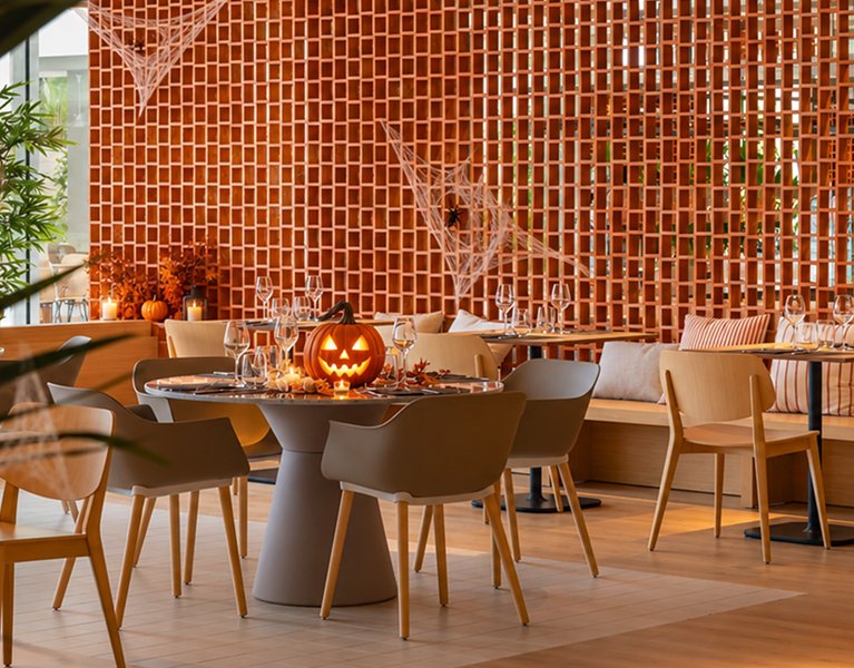 Santa Susanna: 5-star coastal escape