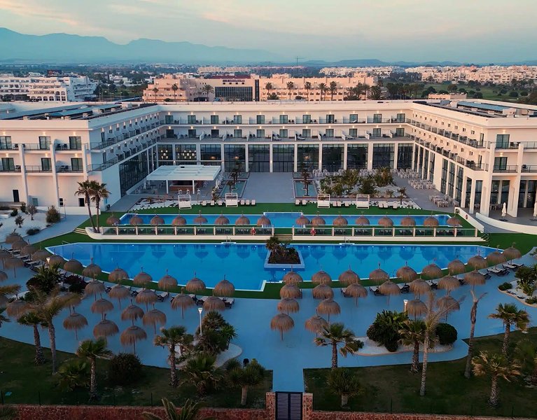 4-star hotel on the beachfront on the Almería Coast