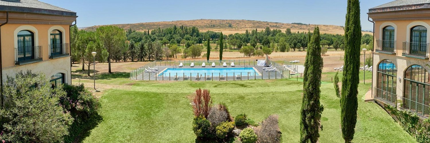Ávila: 4-Star Nature Retreat with Pool