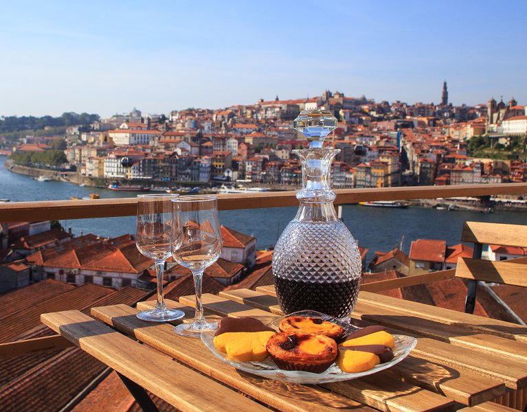 Porto: Discover the Douro and its wine