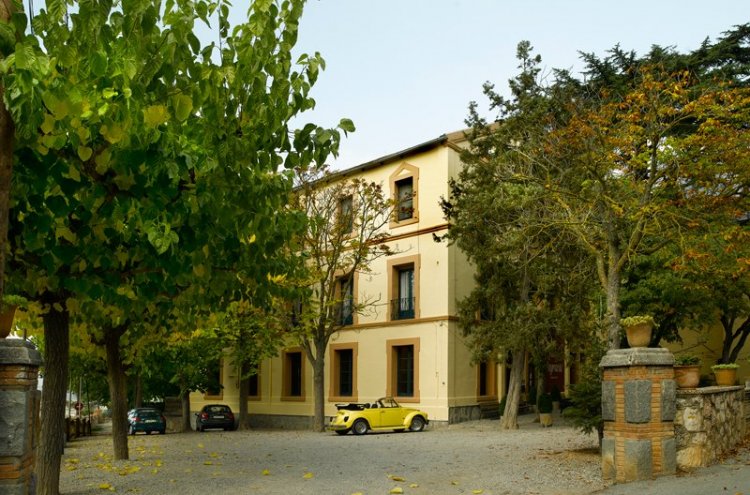Poblet, Ruhe zwischen Reben und Hügeln